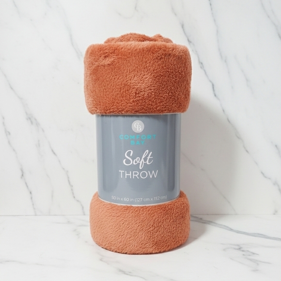 Comfort Bay Other - Comfort Bay Plush Throw Blanket in Terracotta